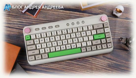 Epomaker B21 на деревянном столе